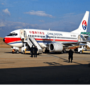 首都航空运输航空快运业稳步发展的原因是什么？